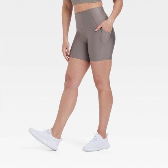 All in motion Effortless Support Women's High-Waisted pocket Bike Shorts size L - Picture 1 of 5